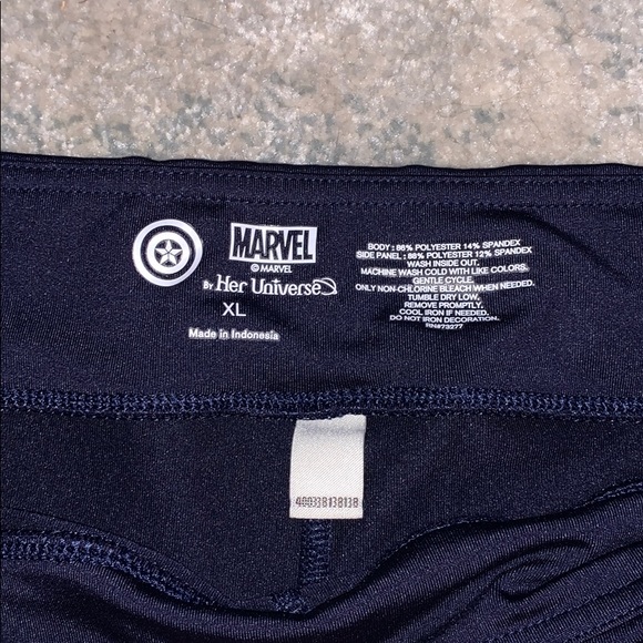 Marvel Captain America Spandex Shorts - Picture 2 of 3